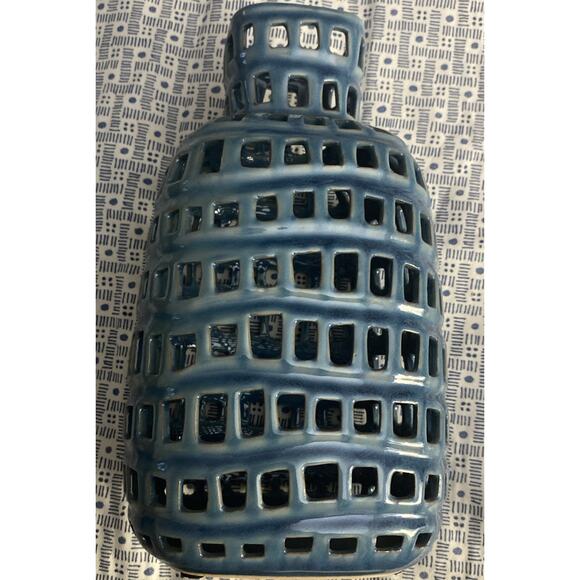 Teal Vase Reticulated Pierced Asian 11" Tall x5" Wide for Dried or Silk Flowers - Picture 3 of 3